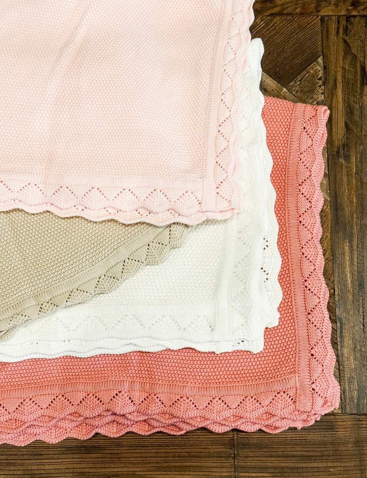 Scallop Edge Knit Blanket