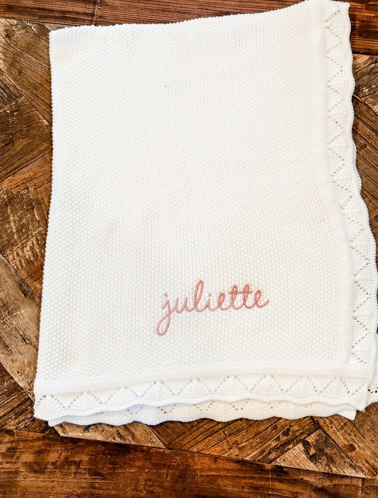 Scallop Edge Knit Blanket